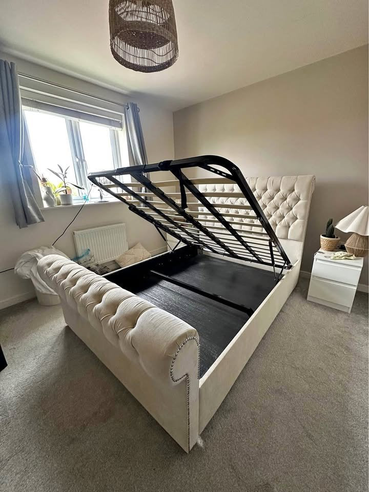 Elysian Sleigh Bed